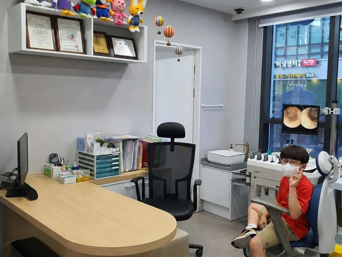 연세플러스소아청소년과의원 원내 사진 1